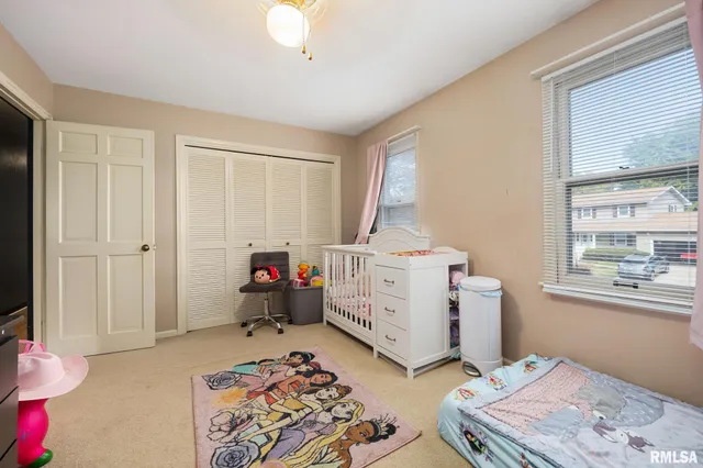 $229,900 | 2635 North Kingston Drive, Peoria, IL 61604