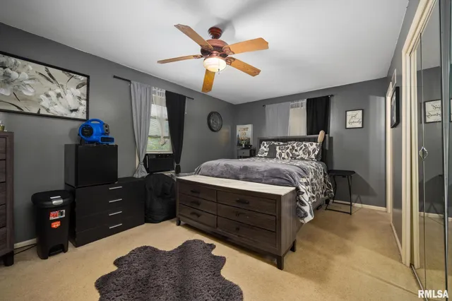 $229,900 | 2635 North Kingston Drive, Peoria, IL 61604