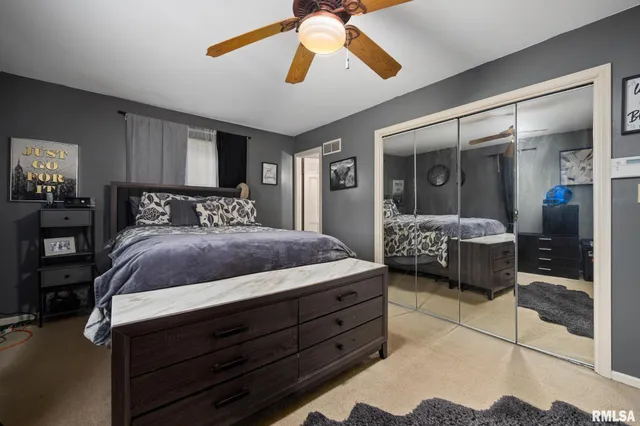 $229,900 | 2635 North Kingston Drive, Peoria, IL 61604