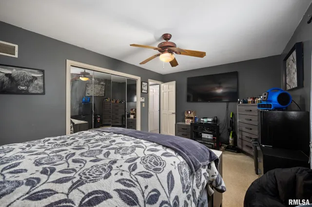 $229,900 | 2635 North Kingston Drive, Peoria, IL 61604