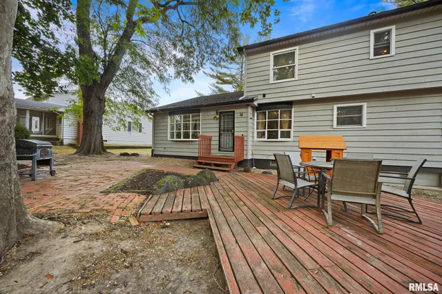 $229,900 | 2635 North Kingston Drive, Peoria, IL 61604