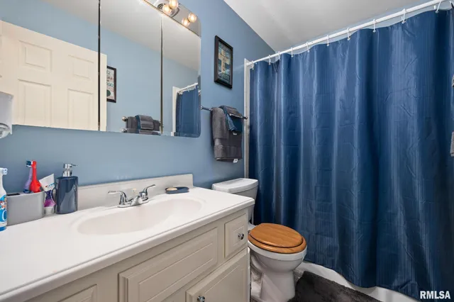 $229,900 | 2635 North Kingston Drive, Peoria, IL 61604