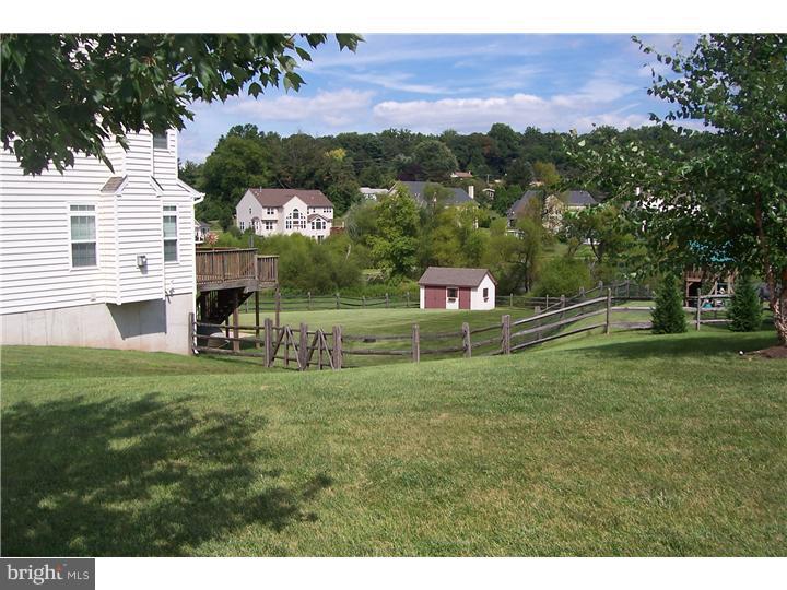 926 Nottingham Road Pottstown, PA 19465 - Photo 2 of 19 Exterior Side
