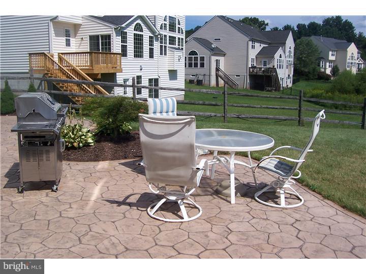 926 Nottingham Road Pottstown, PA 19465 - Photo 3 of 19 Exterior Back