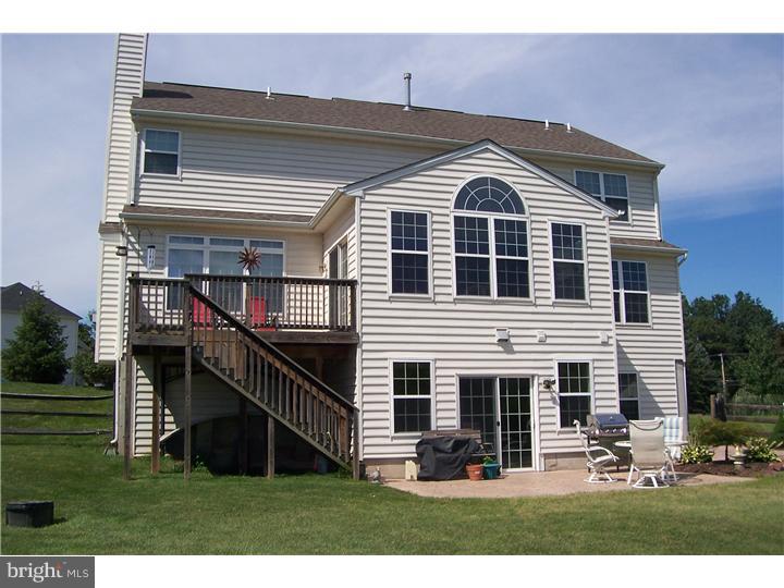 926 Nottingham Road Pottstown, PA 19465 - Photo 5 of 19 Exterior Back