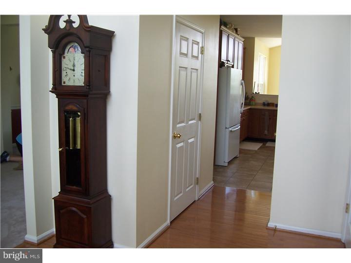 926 Nottingham Road Pottstown, PA 19465 - Photo 9 of 19 Foyer