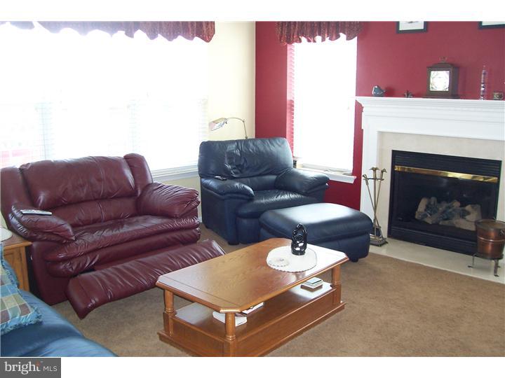 926 Nottingham Road Pottstown, PA 19465 - Photo 10 of 19 Family Room