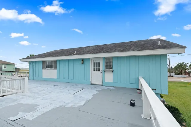 $395,000 | 1503 Blue Water Drive, Freeport, TX 77541