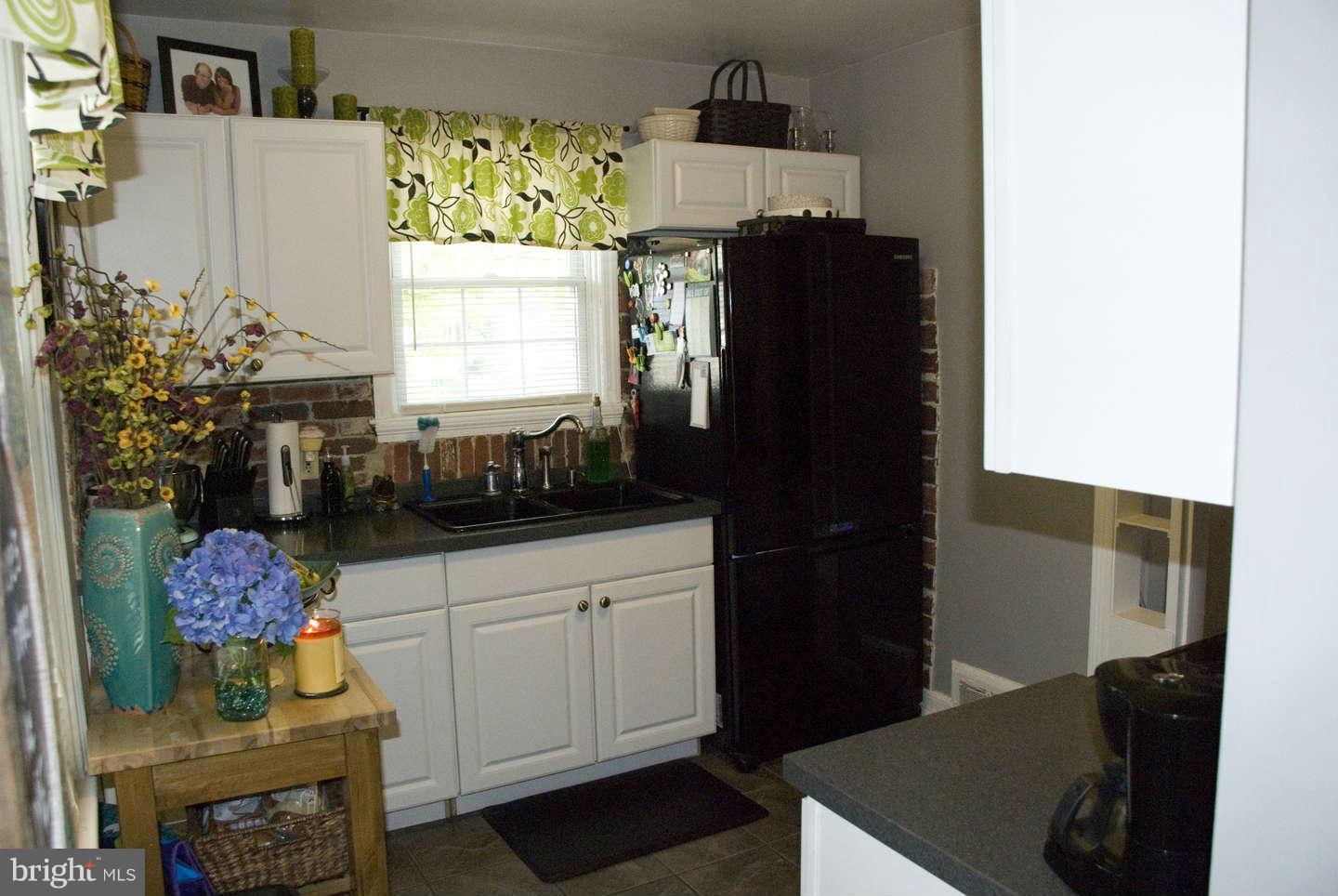 1048 Fairview Road Hagerstown, MD 21742 - Photo 11 of 19 Kitchen