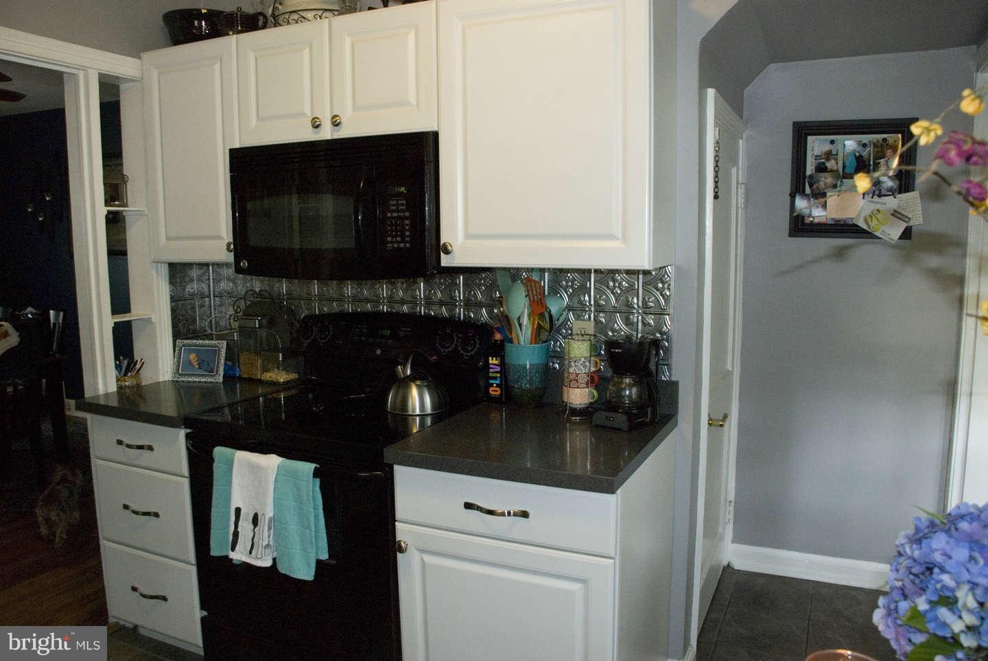 1048 Fairview Road Hagerstown, MD 21742 - Photo 12 of 19 Kitchen