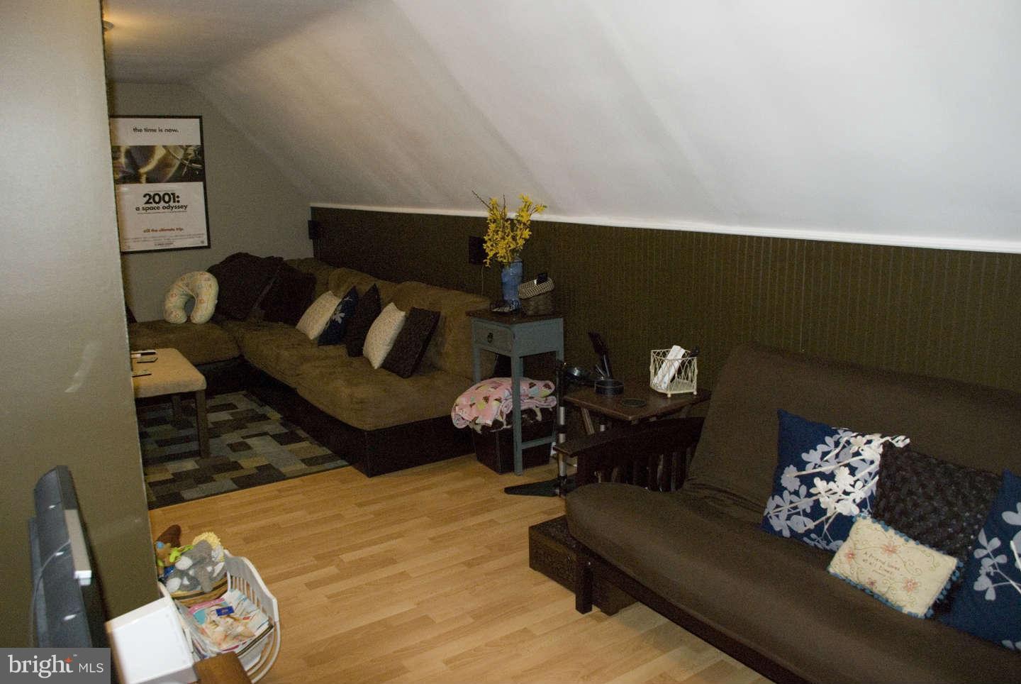 1048 Fairview Road Hagerstown, MD 21742 - Photo 19 of 19 Living Room