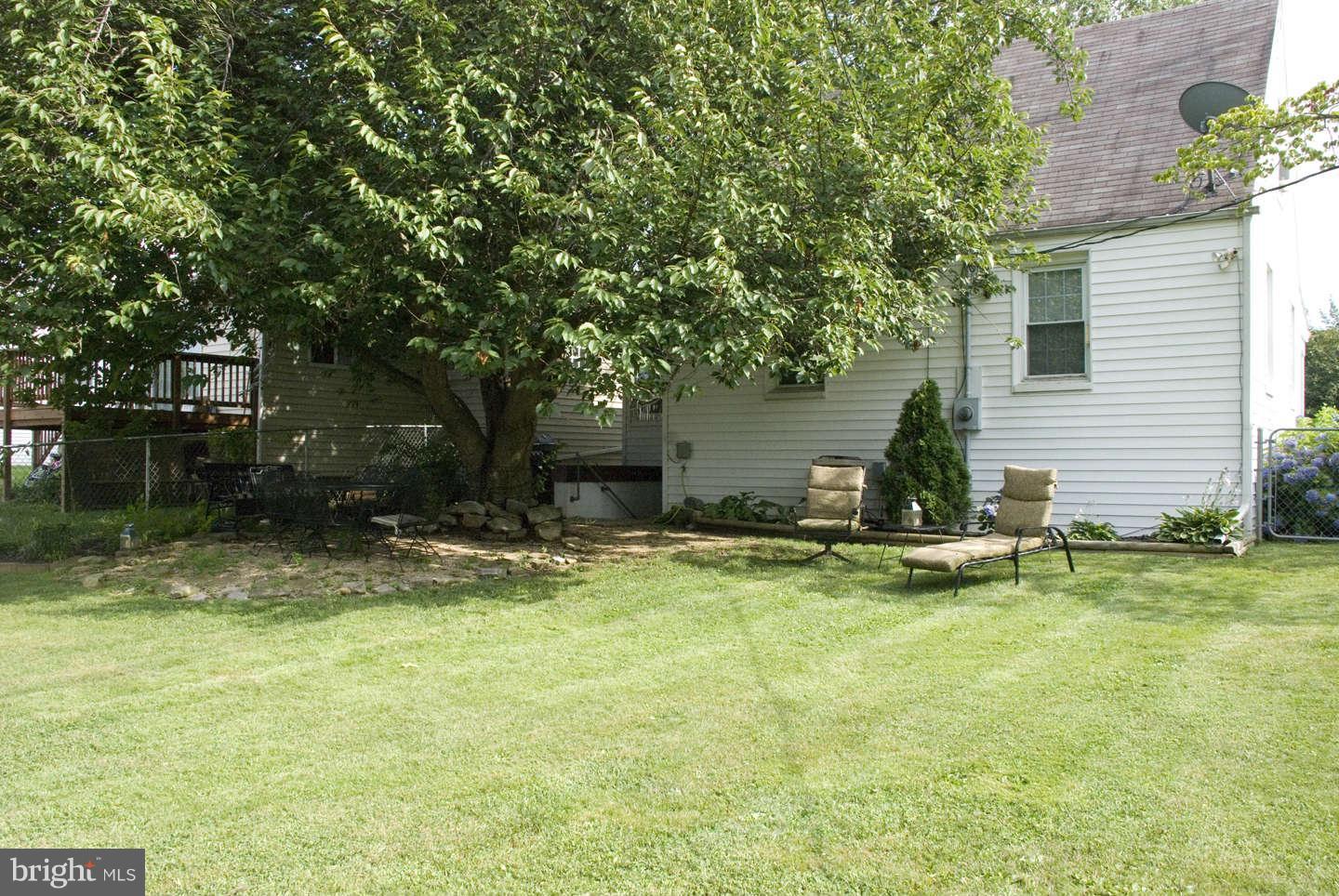1048 Fairview Road Hagerstown, MD 21742 - Photo 3 of 19 Exterior Rear