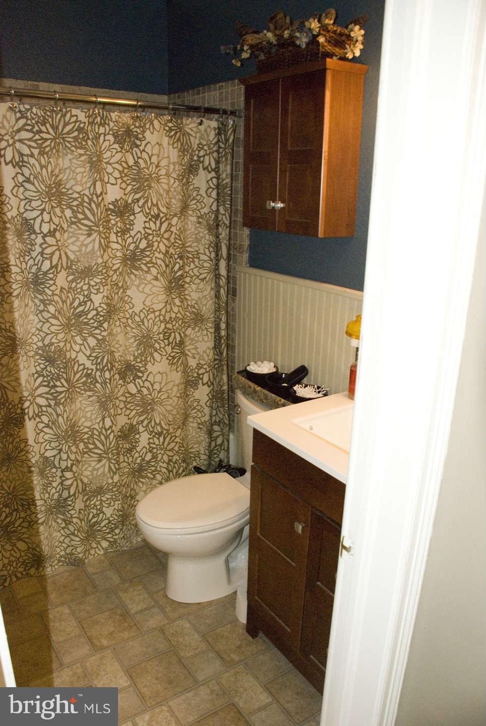 1048 Fairview Road Hagerstown, MD 21742 - Photo 4 of 19 Bath
