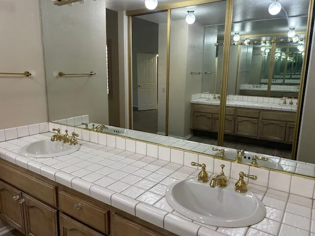 $2,300 | 77638 Calle Las Brisas West, Palm Desert, CA 92211