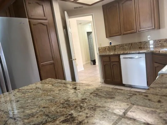 $2,300 | 77638 Calle Las Brisas West, Palm Desert, CA 92211