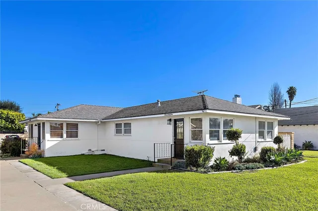$4,200 | 364 East 18th Street, Costa Mesa, CA 92627
