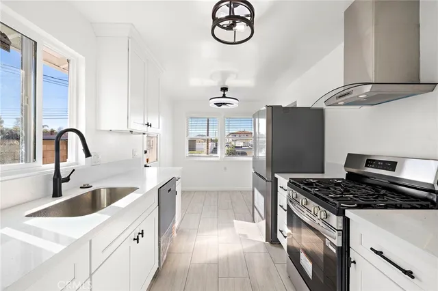 $4,200 | 364 East 18th Street, Costa Mesa, CA 92627