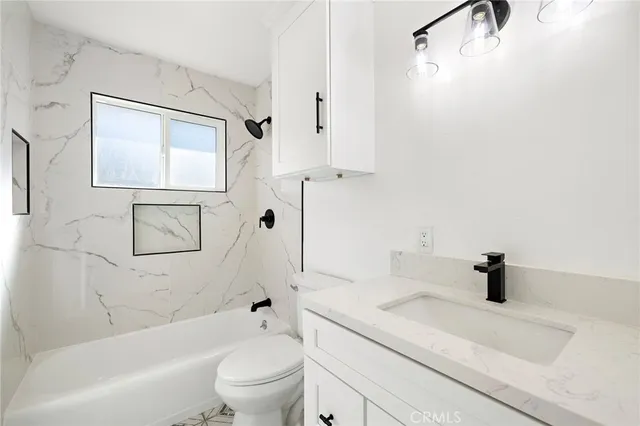 $4,200 | 364 East 18th Street, Costa Mesa, CA 92627