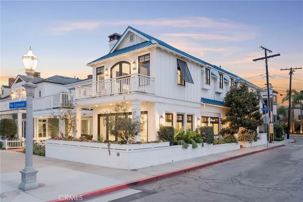 $8,500 | 61 The Colonnade, Long Beach, CA 90803