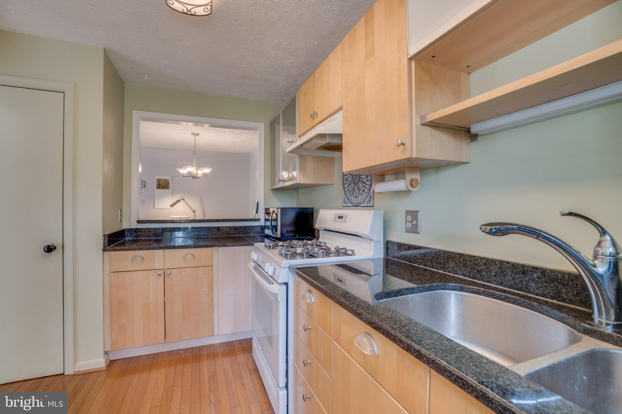 9985 Oakton Terrace Road Oakton, VA 22124 - Photo 11 of 29