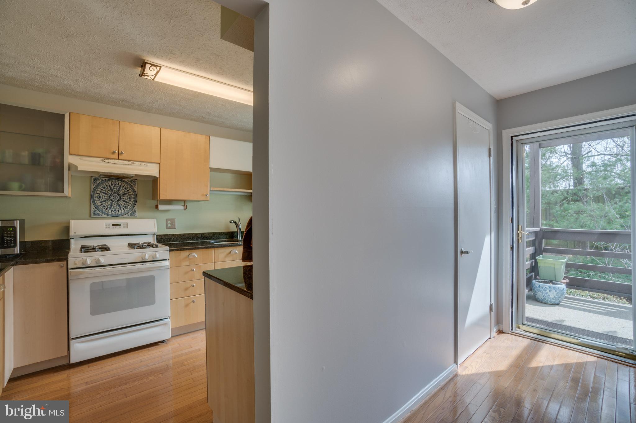 9985 Oakton Terrace Road Oakton, VA 22124 - Photo 12 of 29