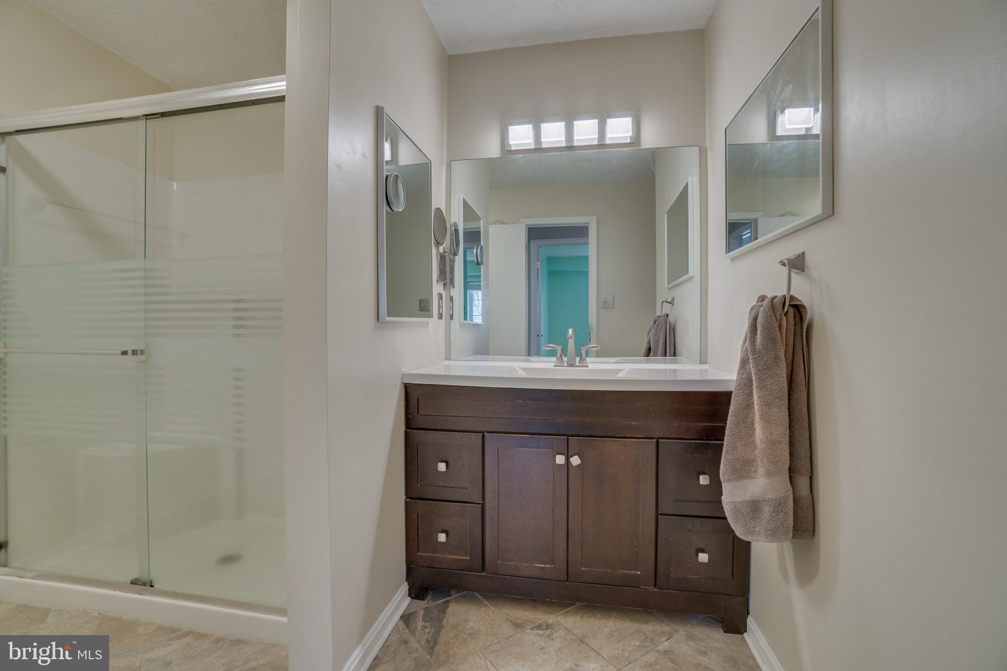 9985 Oakton Terrace Road Oakton, VA 22124 - Photo 17 of 29