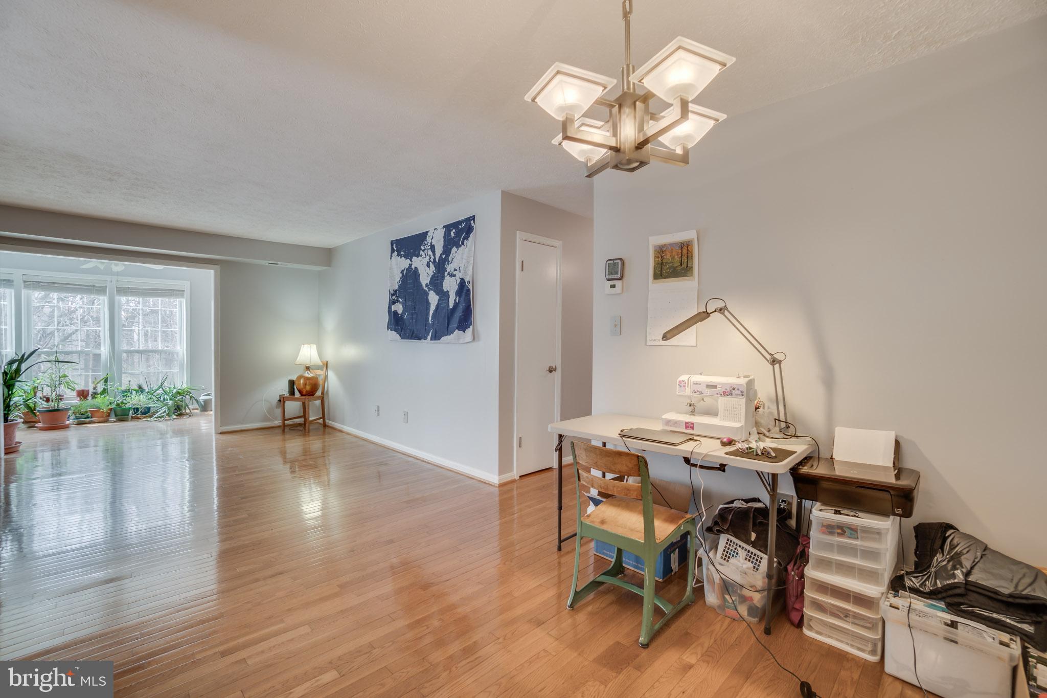 9985 Oakton Terrace Road Oakton, VA 22124 - Photo 4 of 29