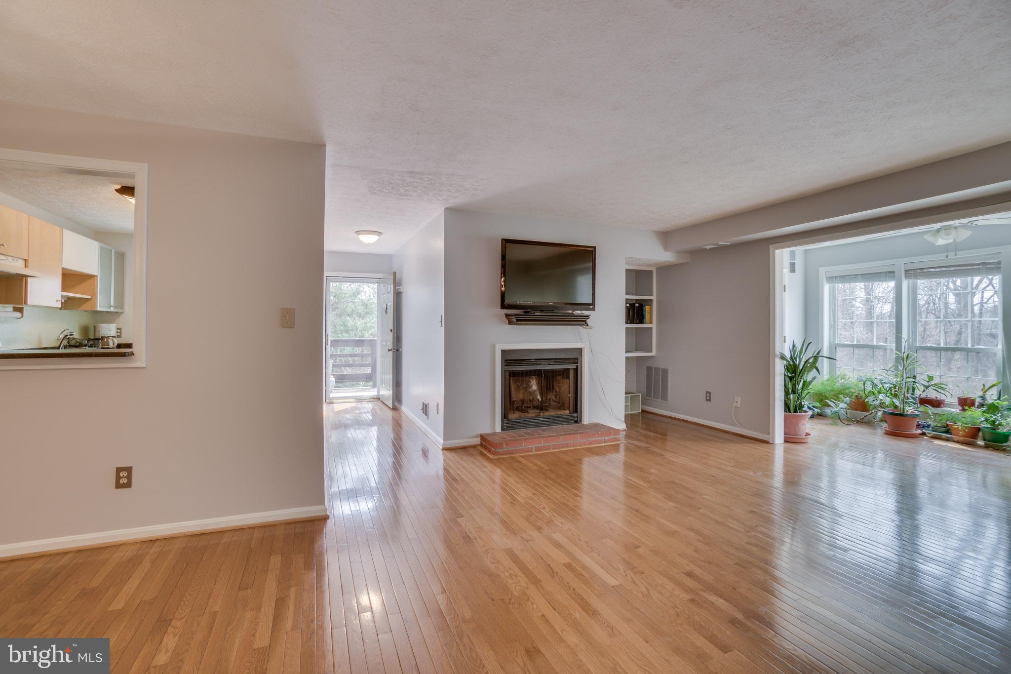 9985 Oakton Terrace Road Oakton, VA 22124 - Photo 5 of 29