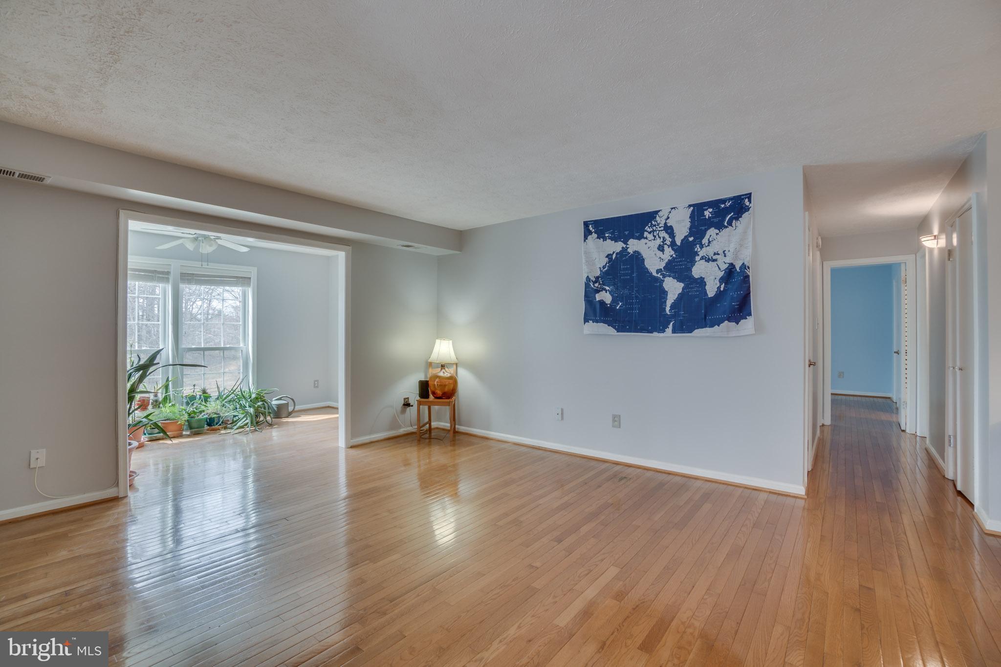 9985 Oakton Terrace Road Oakton, VA 22124 - Photo 6 of 29