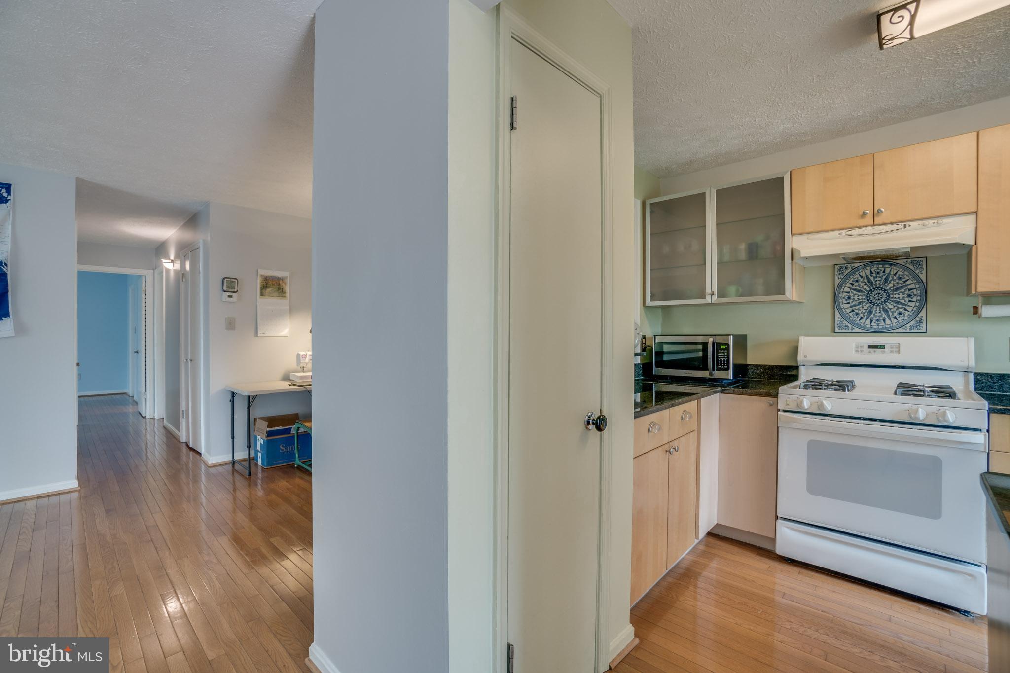 9985 Oakton Terrace Road Oakton, VA 22124 - Photo 7 of 29