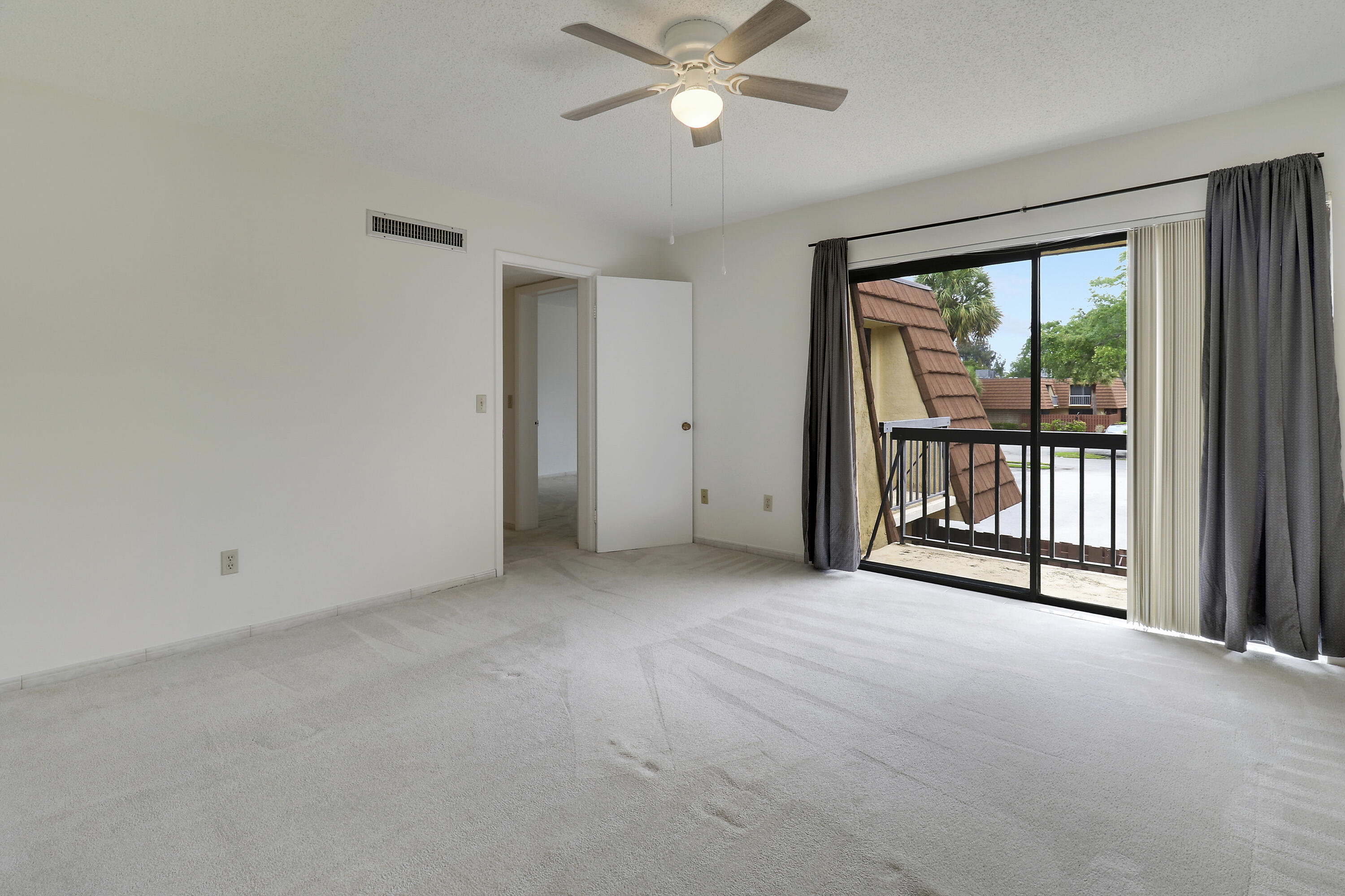 825 Center Street, Unit 49C Jupiter, FL 33458 - Photo 33 of 62 House2-26