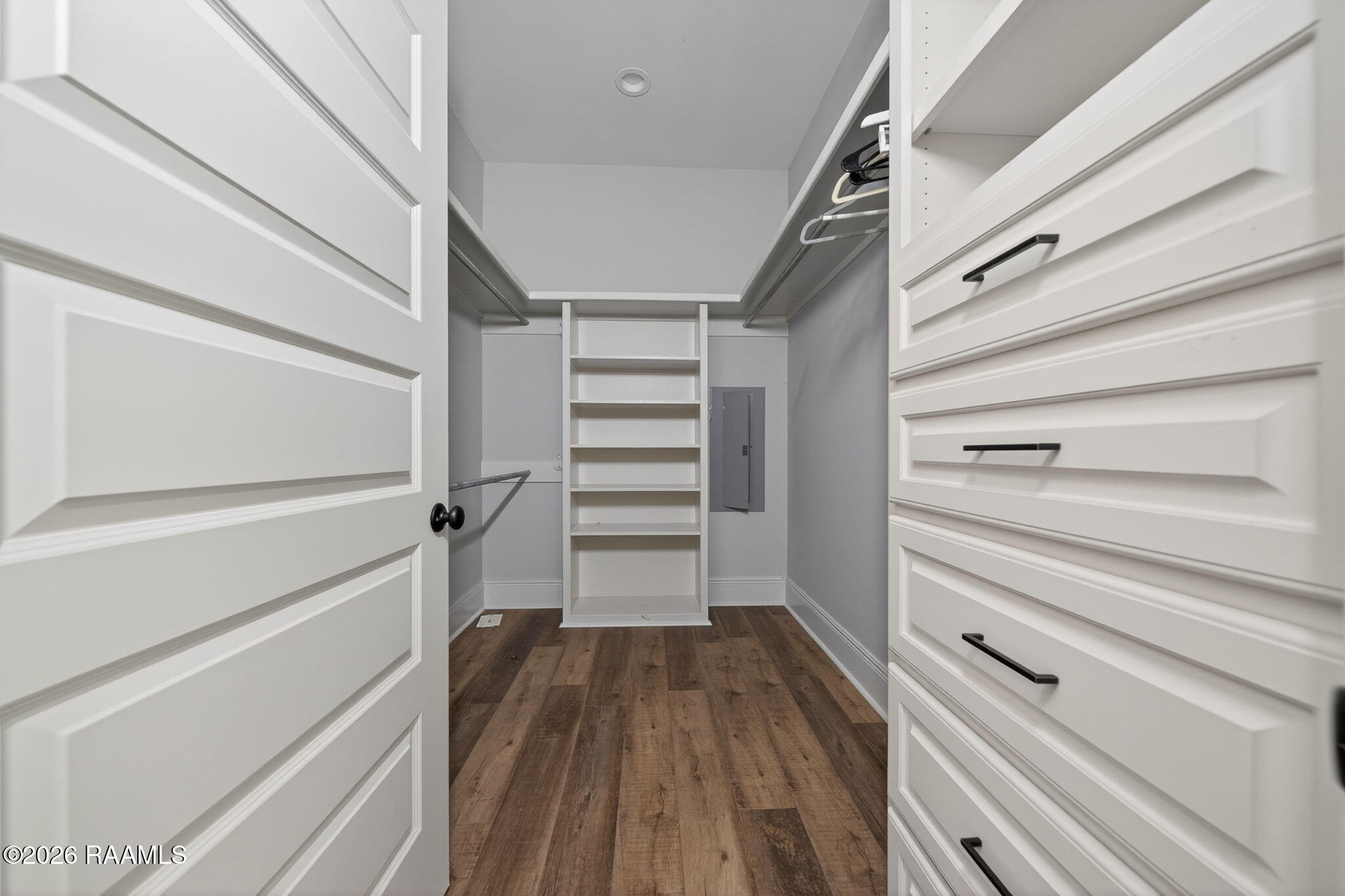 6121 McLin Road Port Allen, LA 70767 - Photo 15 of 29 Master Closet