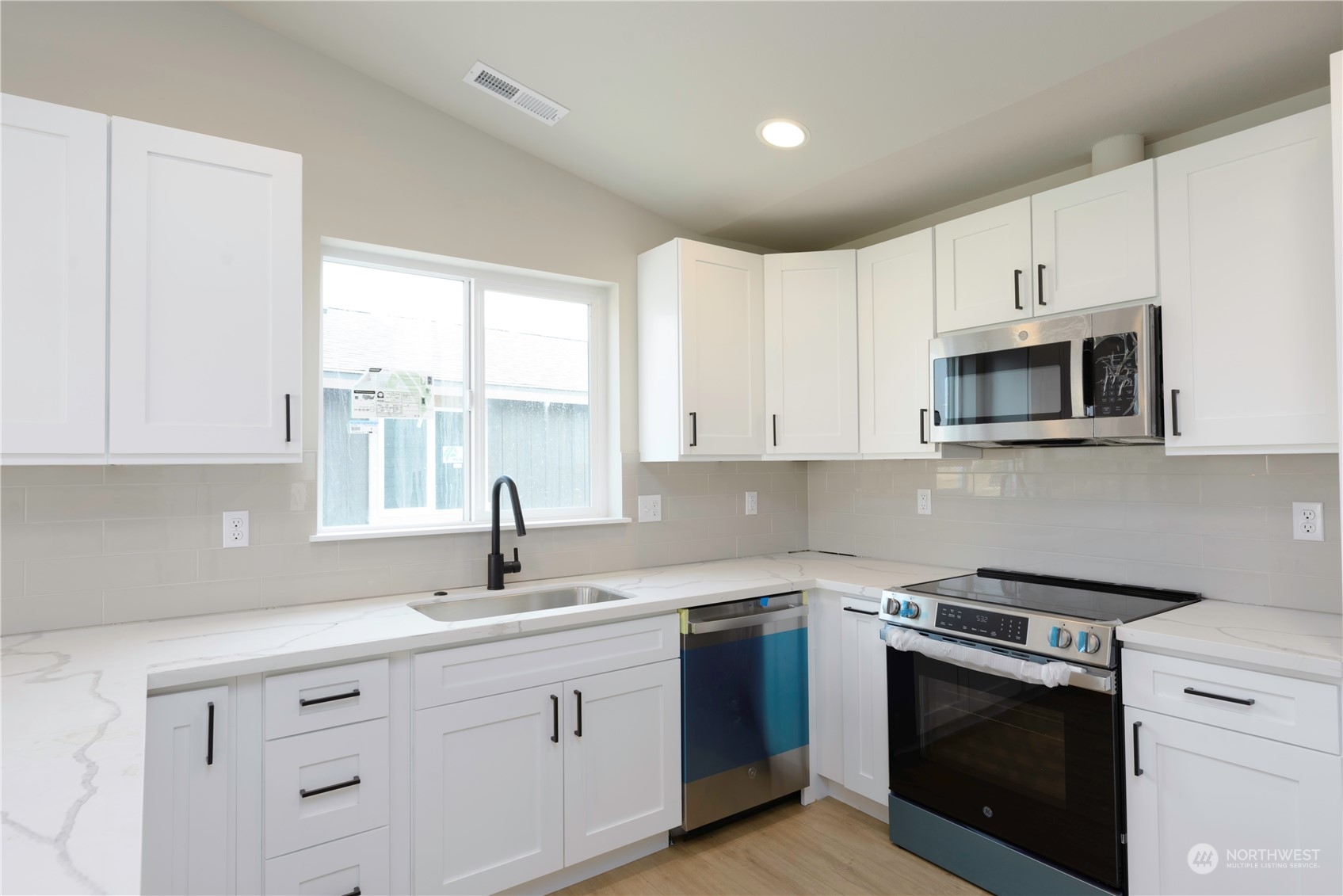 241 Parkside Place Ephrata, WA 98823 - Photo 10 of 27