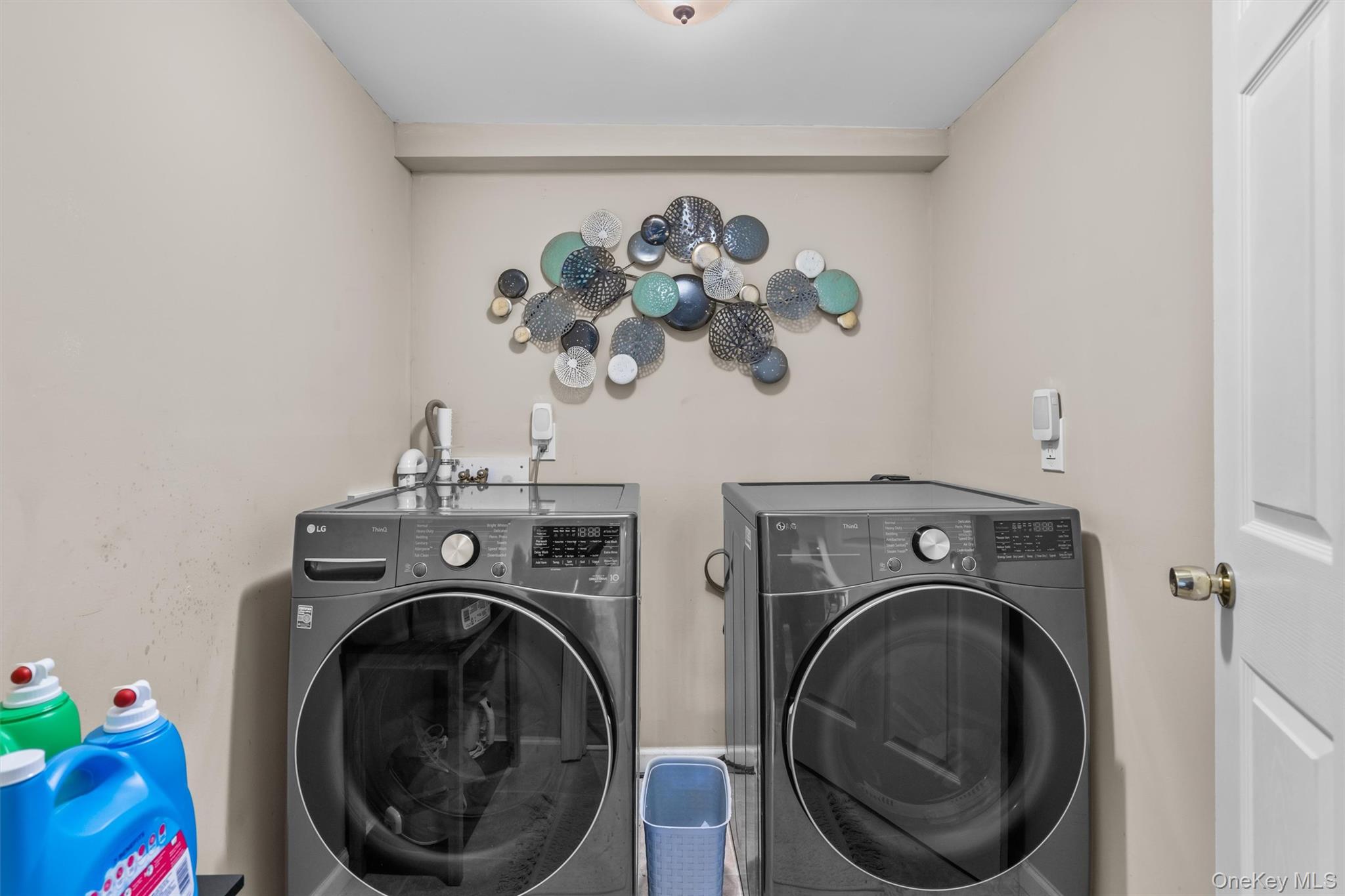 38 Post Hill Road Mountain Dale, NY 12763 - Photo 14 of 27 Laundry area with independent washer and dryer