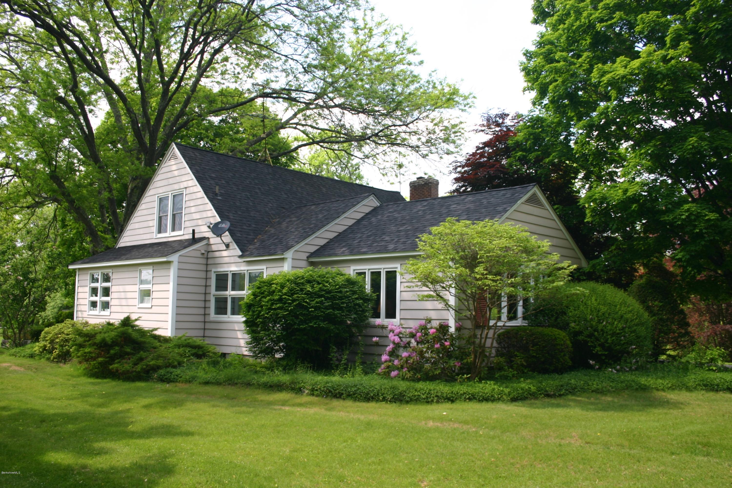 80 Weatogue Road Sheffield, MA 06068 - Photo 3 of 15 IMG_6977