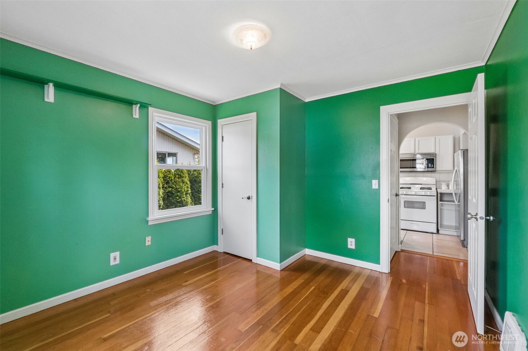 1911 13th Street Everett, WA 98201 - Photo 13 of 31