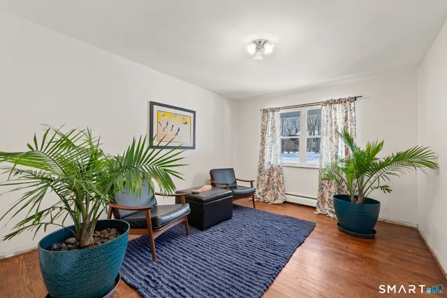 $525,000 | 14 Meadow Crest Drive, Woodbury, CT 06798