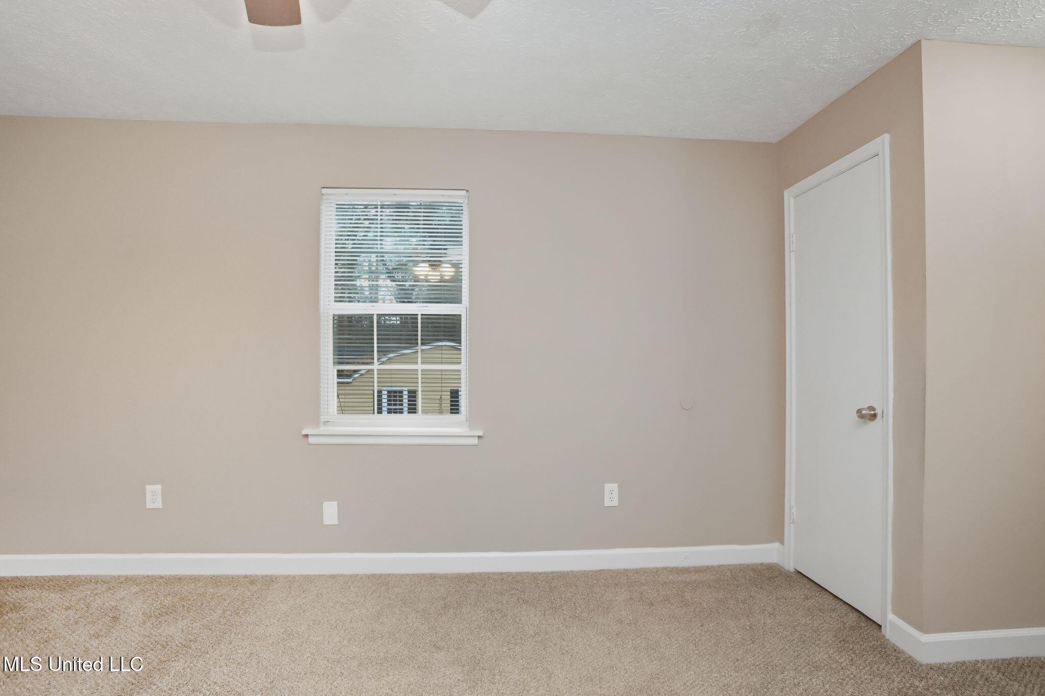 3527 Edmar Place Jackson, MS 39216 - Photo 17 of 61 24_3527_Edmar_Pl_Jackson_MS_39216-Living