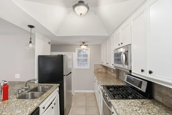 $299,900 | 3527 Edmar Place, Jackson, MS 39216