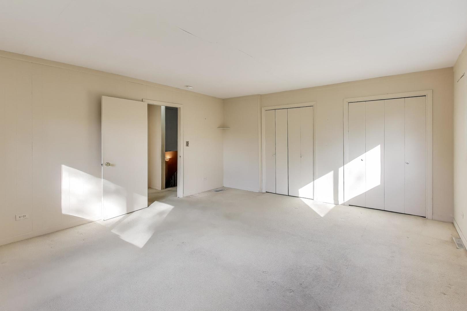 221 Heine Avenue Elgin, IL 60123 - Photo 24 of 43 a view of an empty room