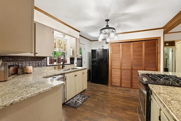 $335,000 | 919 South French Avenue, Denison, TX 75020