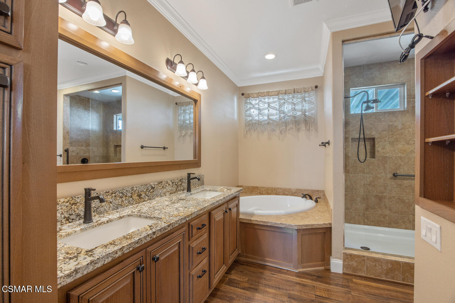 195 Tierra Rejada Road, Unit 170 Simi Valley, CA 93065 - Photo 22 of 35 195 Tierra Rejada Rd Simi-large-025-006-