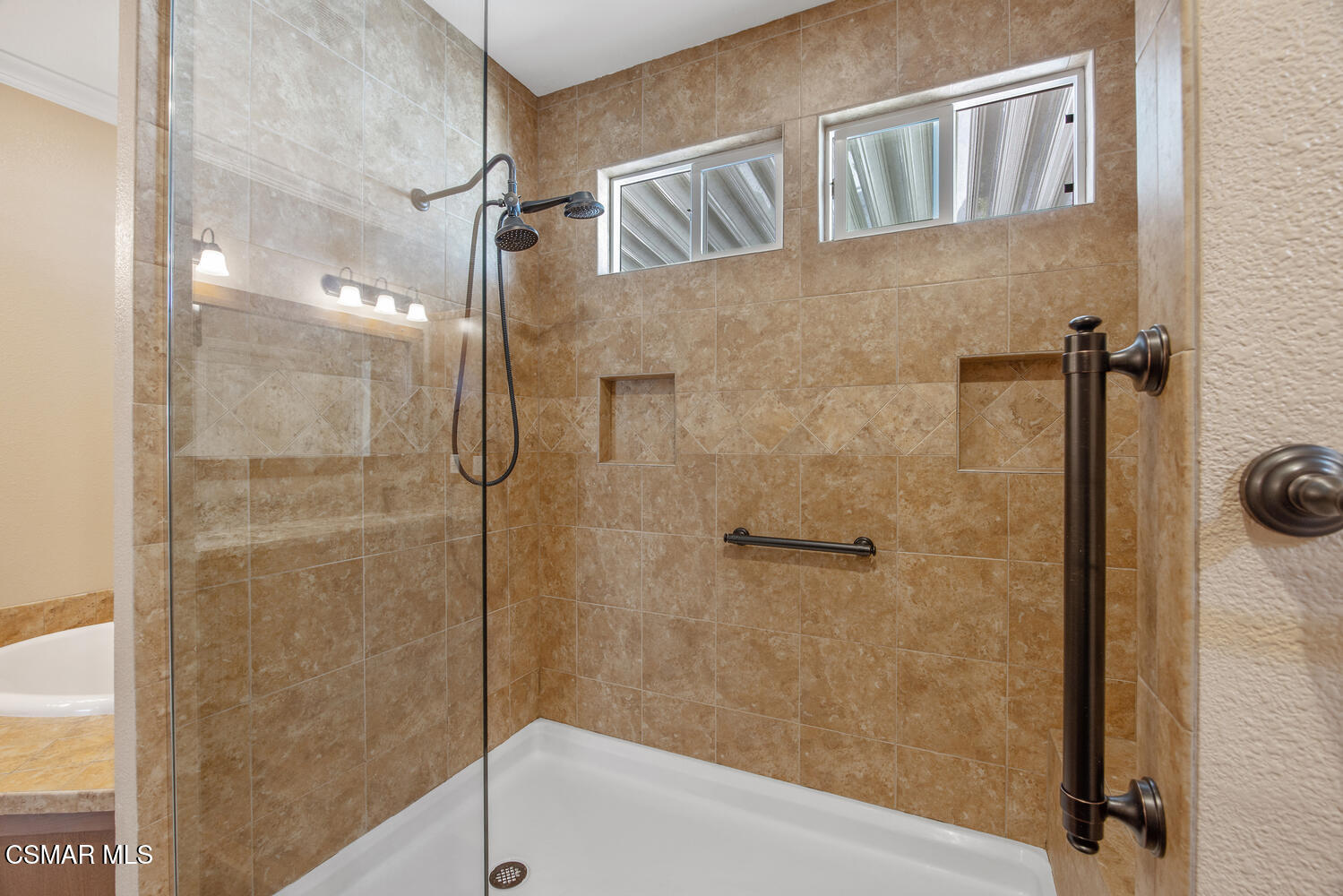 195 Tierra Rejada Road, Unit 170 Simi Valley, CA 93065 - Photo 24 of 35 195 Tierra Rejada Rd Simi-large-027-013-