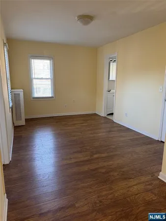 $2,300 | 37 Essex Avenue, Unit 2, Bloomfield, NJ 07003