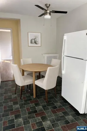 $2,300 | 37 Essex Avenue, Unit 2, Bloomfield, NJ 07003