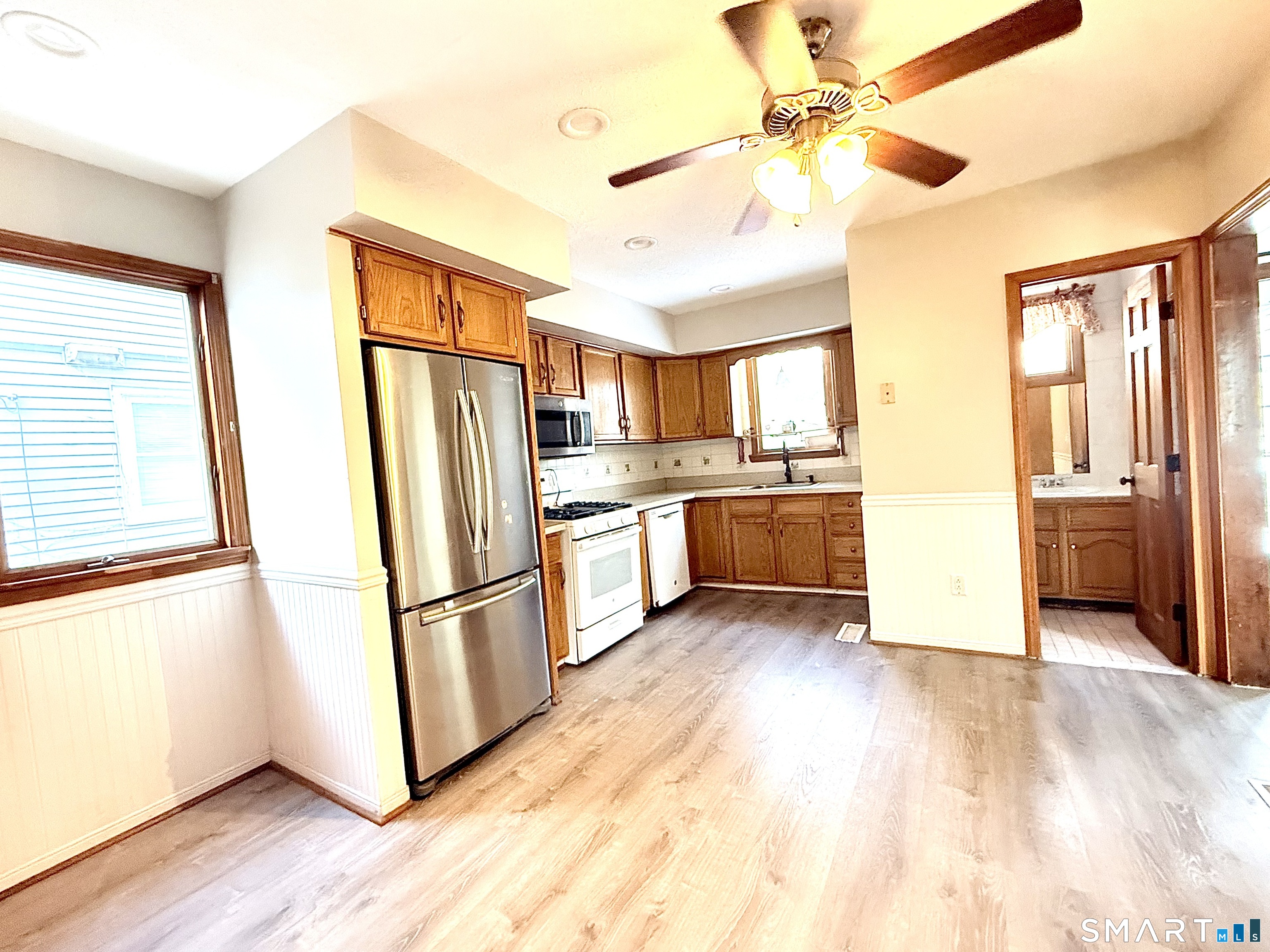 85 Alma Street Waterbury, CT 06705 - Photo 8 of 20