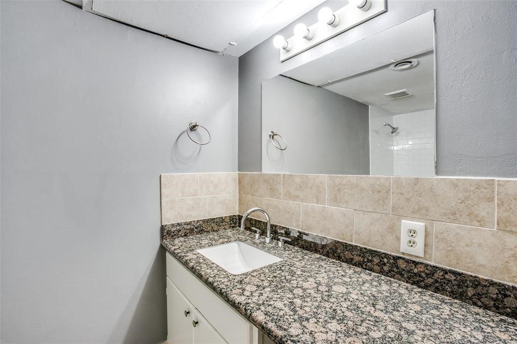 3938 West Alabama Street, Unit 8 Houston, TX 77027 - Photo 12 of 23 updated granite countertop