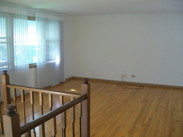 718 71st Street Darien, IL 60561 - Photo 8 of 12