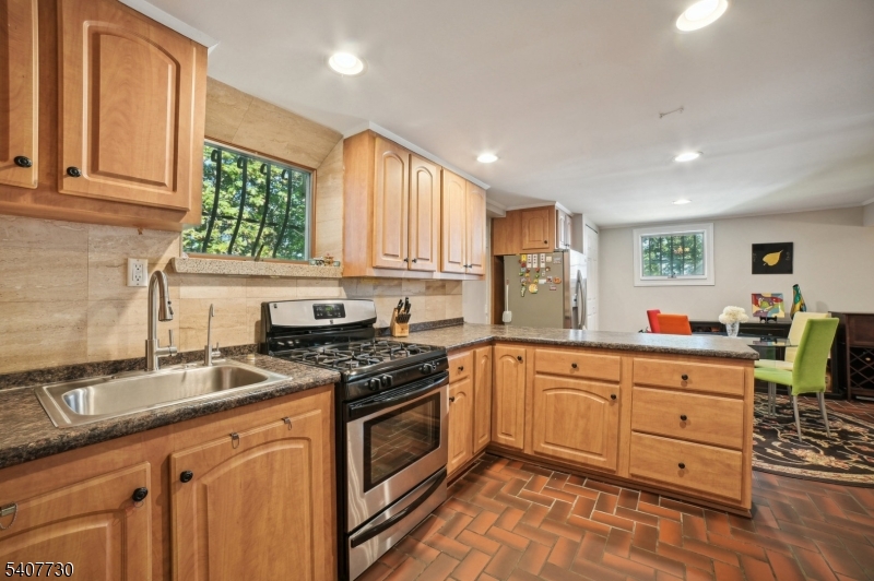 63 Hemlock Road Little Falls, NJ 07424 - Photo 12 of 29