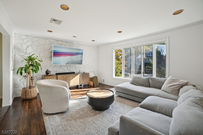 63 Hemlock Road Little Falls, NJ 07424 - Photo 5 of 29